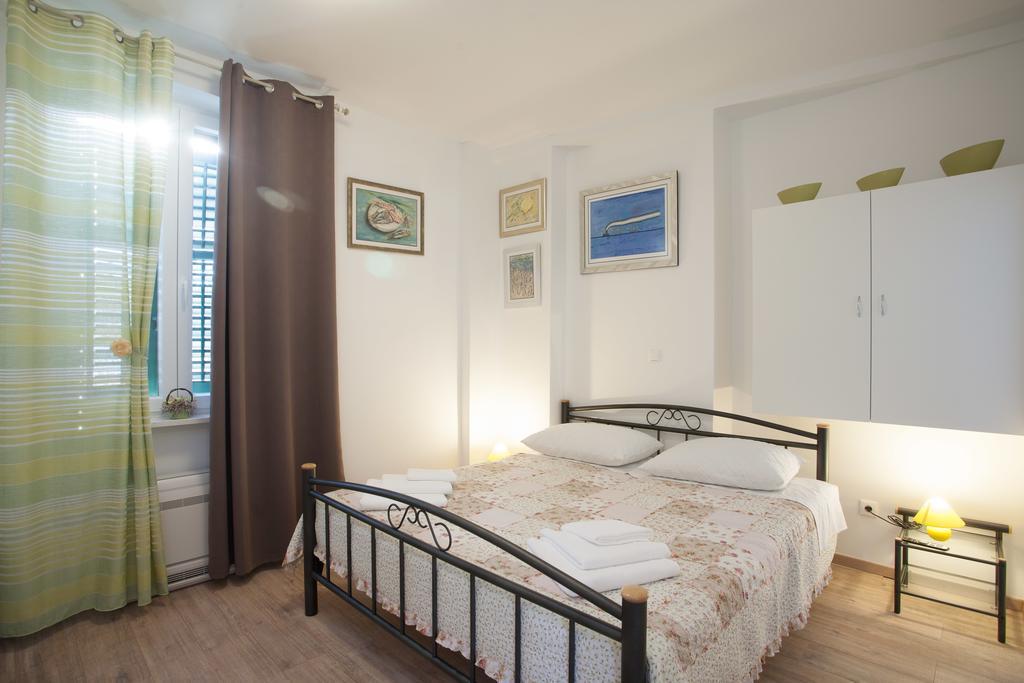 Rooms Split Pezelj Zimmer foto