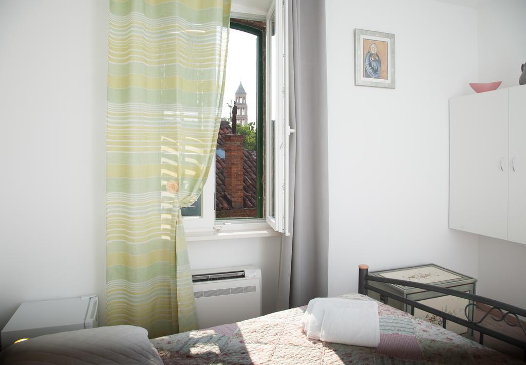 Rooms Split Pezelj Zimmer foto